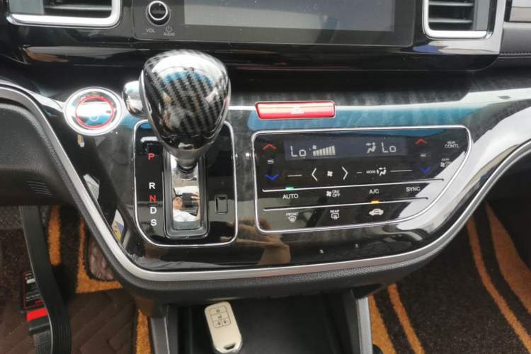 Used Honda Elysion 2019 2.0L Hybrid Luxury Edition Gear Lever