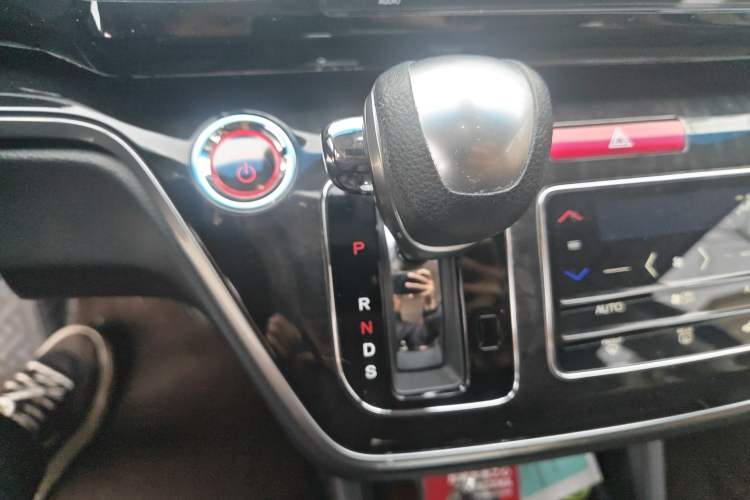 Used Honda Elysion 2019 2.0L Hybrid Luxury Edition Gear Lever