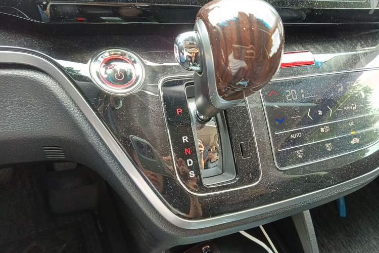 Used Honda Elysion 2019 2.0L Hybrid Luxury Edition Gear Lever