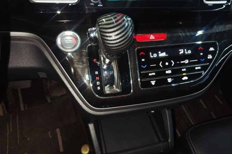 Used Honda Elysion 2019 2.0L Hybrid Luxury Edition Gear Lever