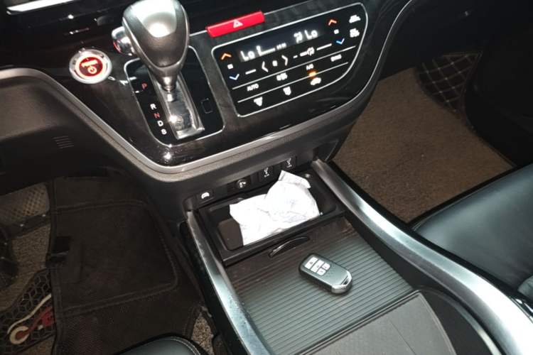 Used Honda Elysion 2019 2.0L Hybrid Luxury Edition Gear Lever