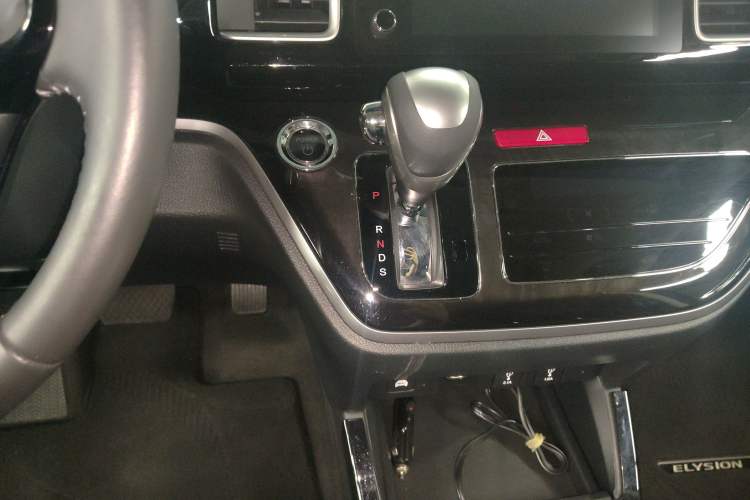 Used Honda Elysion 2019 2.0L Hybrid Luxury Edition Gear Lever
