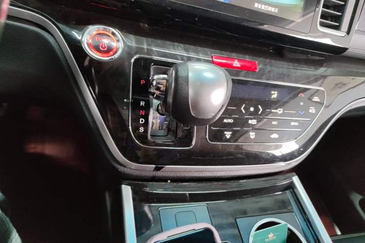 Used Honda Elysion 2019 2.0L Hybrid Luxury Edition Gear Lever