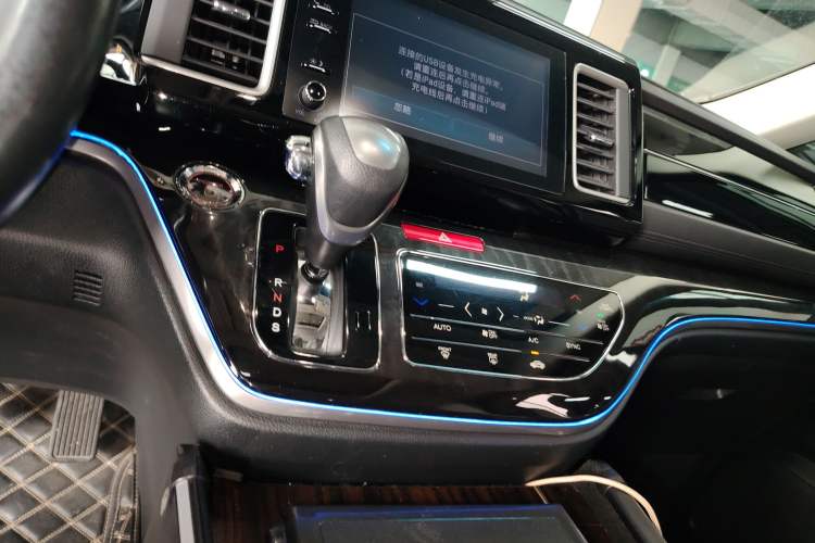 Used Honda Elysion 2019 2.0L Hybrid Luxury Edition Gear Lever