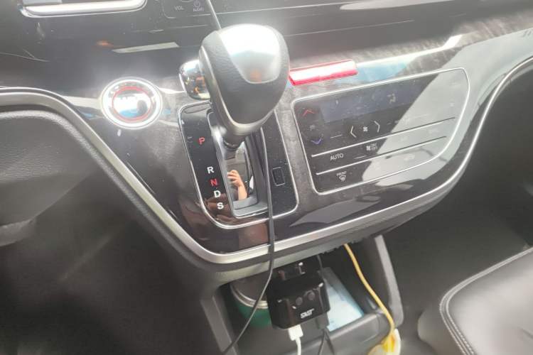 Used Honda Elysion 2019 2.0L Hybrid Luxury Edition Gear Lever