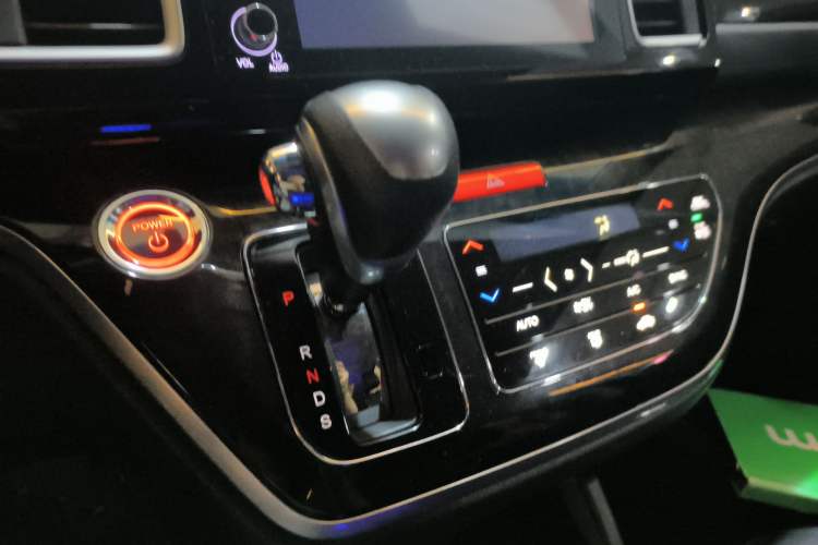 Used Honda Elysion 2019 2.0L Hybrid Luxury Edition Gear Lever