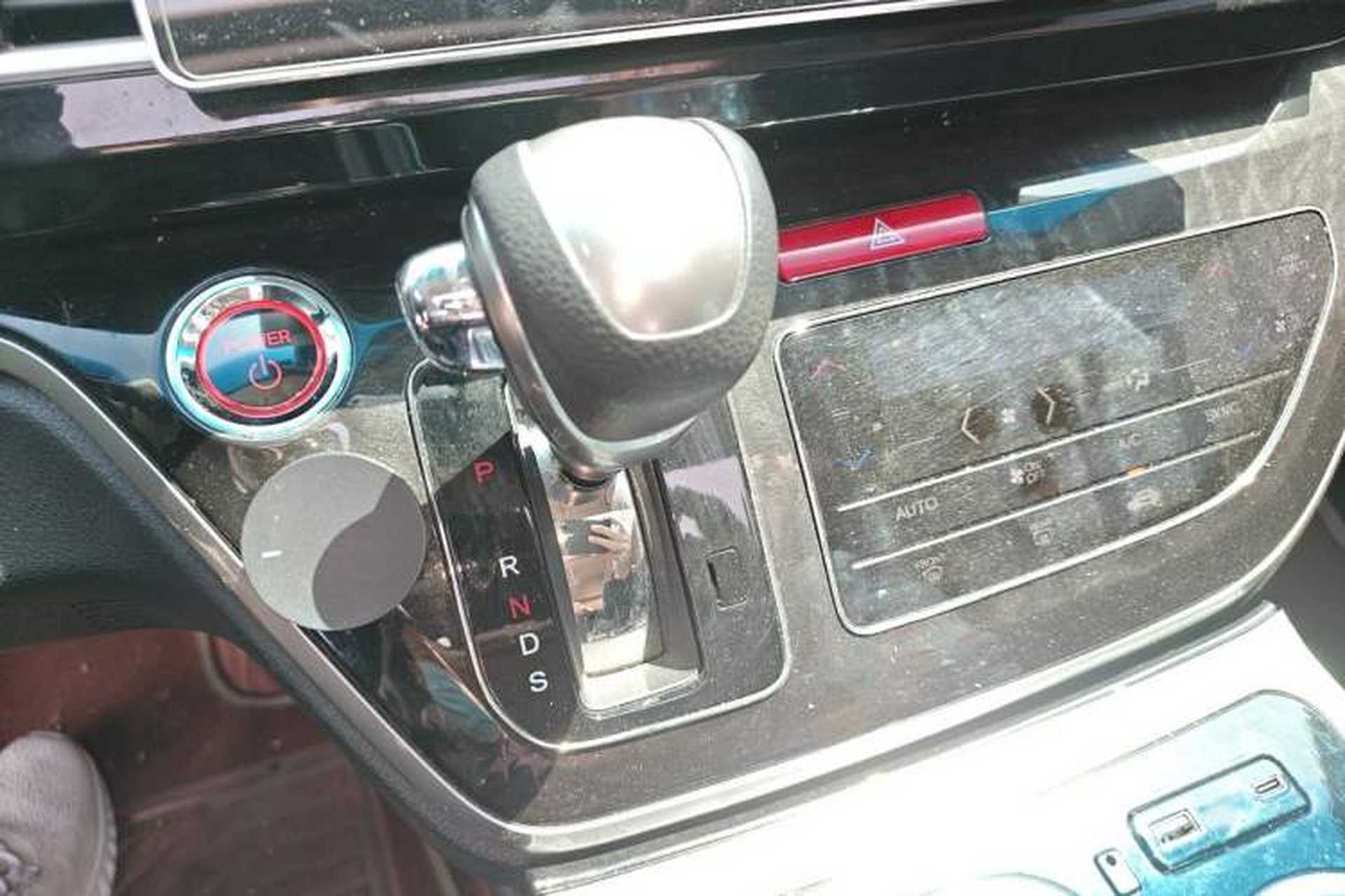 Used Honda Elysion 2019 2.0L Hybrid Luxury Edition Gear Lever