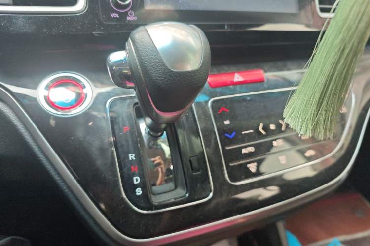 Used Honda Elysion 2019 2.0L Hybrid Luxury Edition Gear Lever