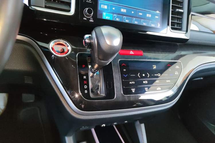 Used Honda Elysion 2019 2.0L Hybrid Luxury Edition Gear Lever