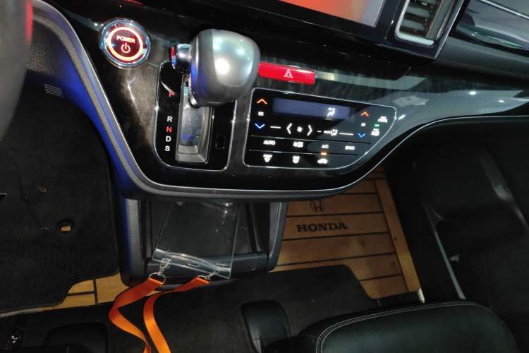 Used Honda Elysion 2019 2.0L Hybrid Luxury Edition Gear Lever