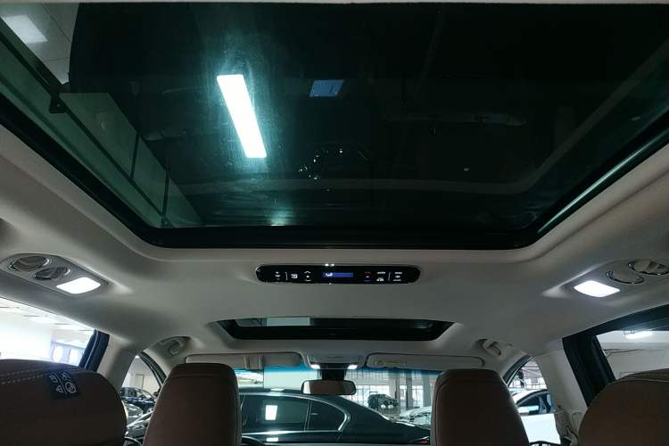 Used Honda Elysion 2019 2.0L Hybrid Supreme Edition Headliner