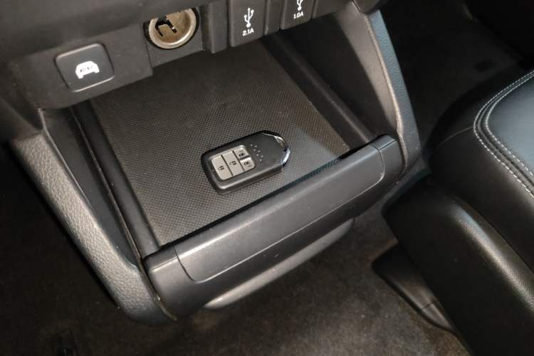 Used Honda Elysion 2019 2.0L Hybrid Luxury Edition Interior 1