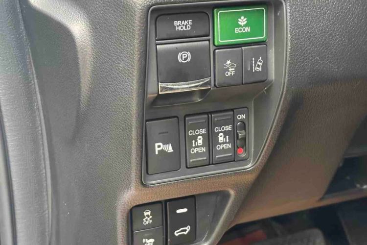 Used Honda Elysion 2019 2.0L Hybrid Luxury Edition Interior 10