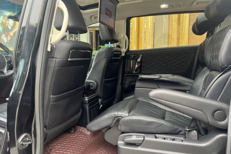 Used Honda Elysion 2019 2.0L Hybrid Luxury Edition Interior 2