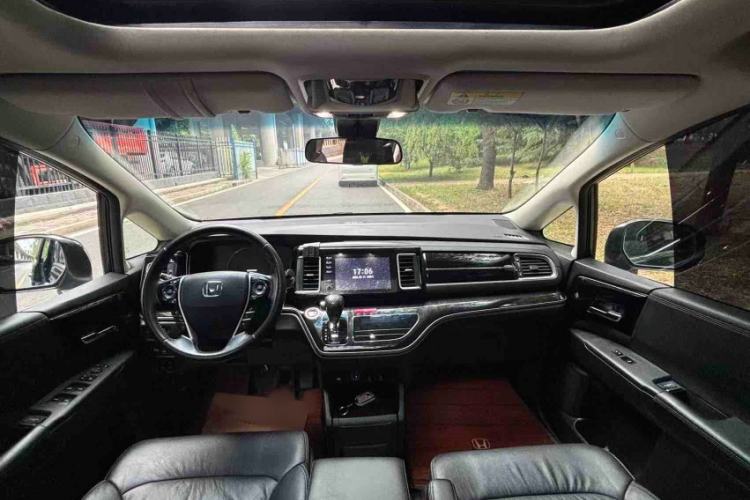 Used Honda Elysion 2019 2.0L Hybrid Luxury Edition Interior 2