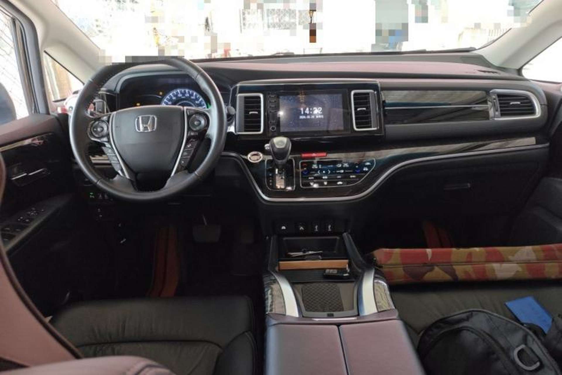 Used Honda Elysion 2019 2.0L Hybrid Luxury Edition Interior 2