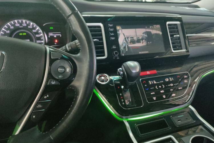 Used Honda Elysion 2019 2.0L Hybrid Luxury Edition Interior 2