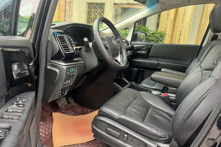 Used Honda Elysion 2019 2.0L Hybrid Luxury Edition Interior 3