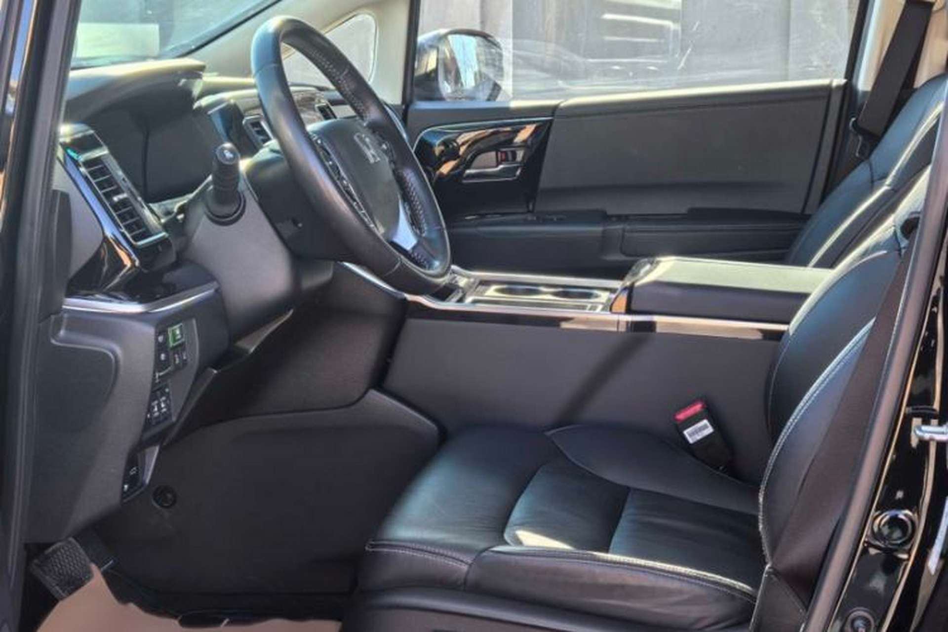 Used Honda Elysion 2019 2.0L Hybrid Luxury Edition Interior 6