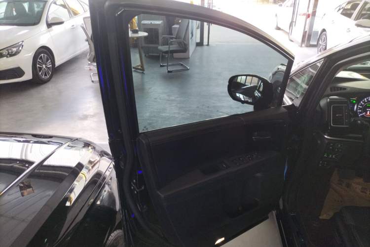 Used Honda Elysion 2019 2.0L Hybrid Luxury Edition Interior 7