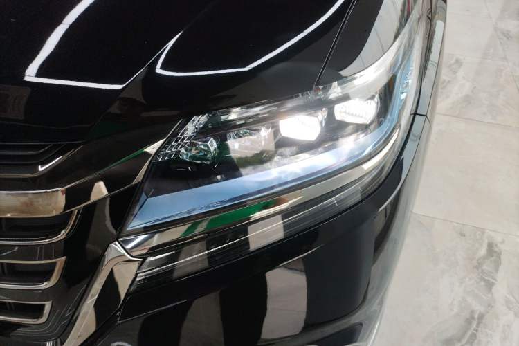 Used Honda Elysion 2019 2.0L Hybrid Luxury Edition Left Front Headlight