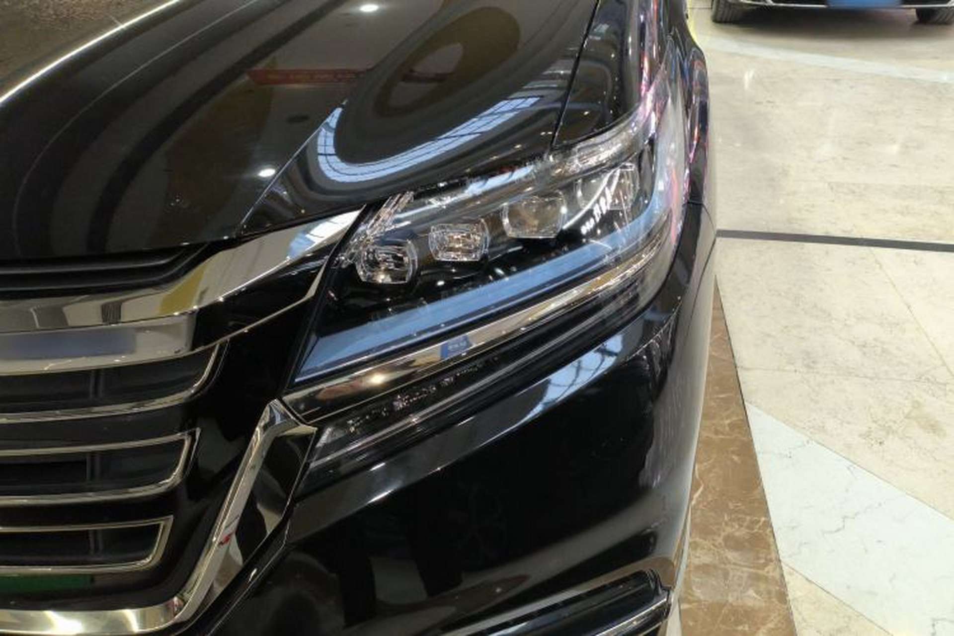 Used Honda Elysion 2019 2.0L Hybrid Luxury Edition Left Front Headlight