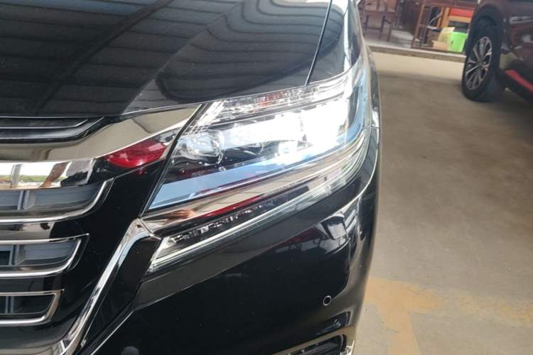 Used Honda Elysion 2019 2.0L Hybrid Luxury Edition Left Front Headlight
