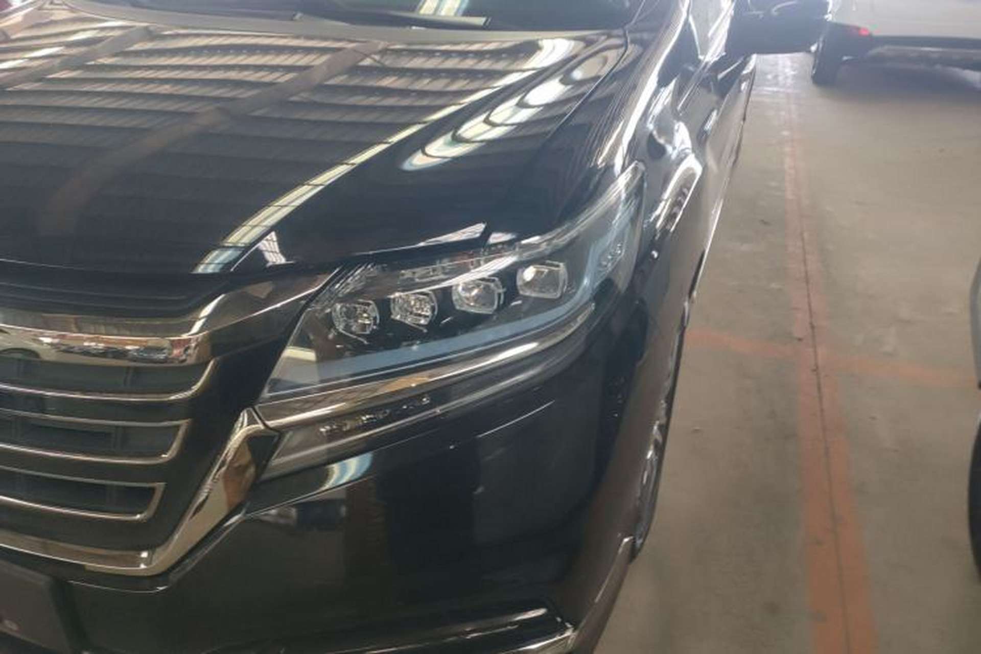 Used Honda Elysion 2019 2.0L Hybrid Luxury Edition Left Front Headlight