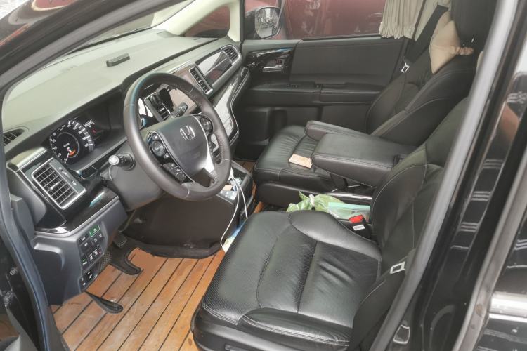 Used Honda Elysion 2019 2.0L Hybrid Supreme Edition Left Front Seat