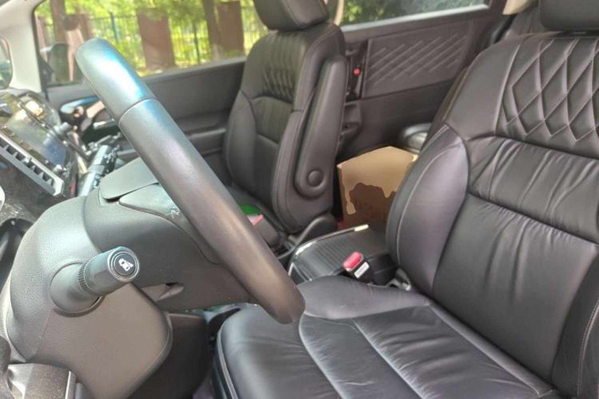Used Honda Elysion 2019 2.0L Hybrid Luxury Edition Left Front Seat