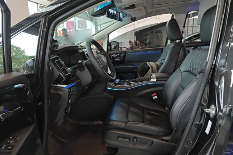 Used Honda Elysion 2019 2.0L Hybrid Luxury Edition Left Front Seat