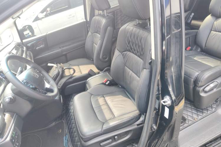 Used Honda Elysion 2019 2.0L Hybrid Luxury Edition Left Front Seat