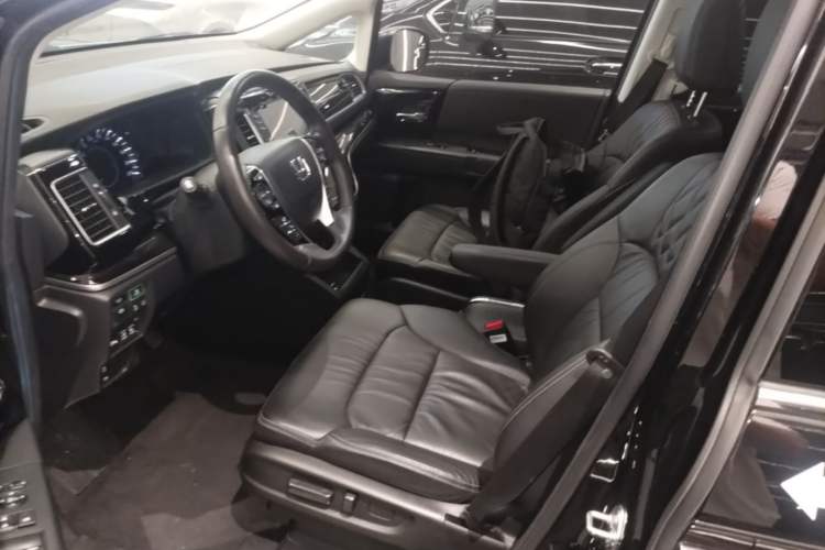 Used Honda Elysion 2019 2.0L Hybrid Luxury Edition Left Front Seat