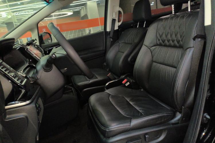 Used Honda Elysion 2019 2.0L Hybrid Luxury Edition Left Front Seat