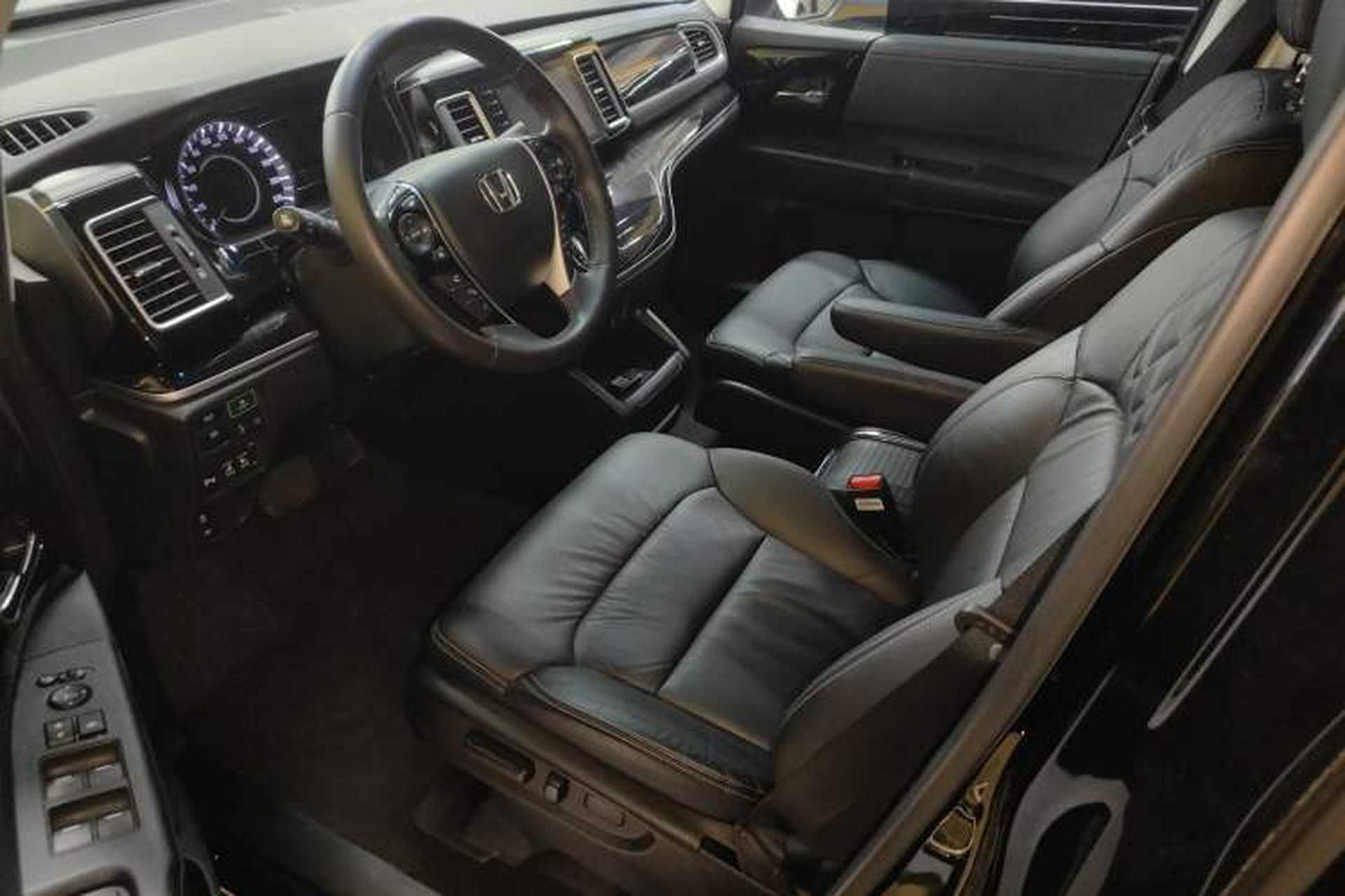 Used Honda Elysion 2019 2.0L Hybrid Luxury Edition Left Front Seat