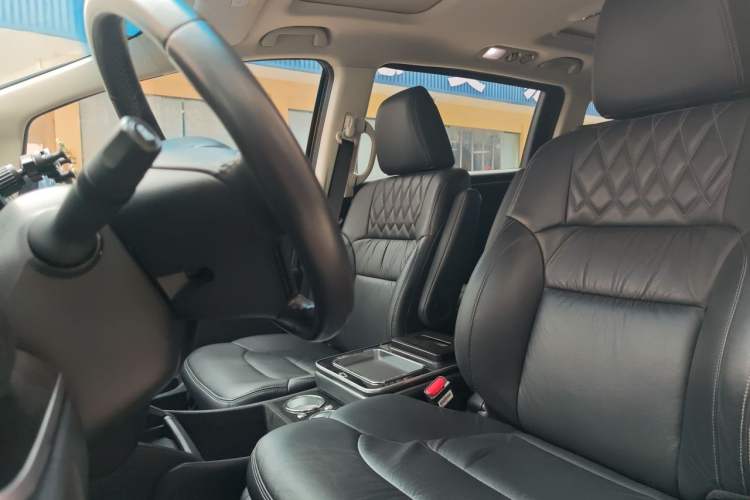 Used Honda Elysion 2019 2.0L Hybrid Luxury Edition Left Front Seat