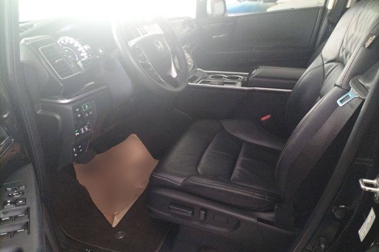 Used Honda Elysion 2019 2.0L Hybrid Luxury Edition Left Front Seat