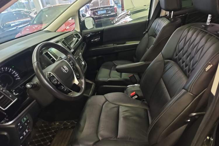 Used Honda Elysion 2019 2.0L Hybrid Luxury Edition Left Front Seat
