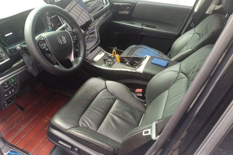 Used Honda Elysion 2019 2.0L Hybrid Luxury Edition Left Front Seat