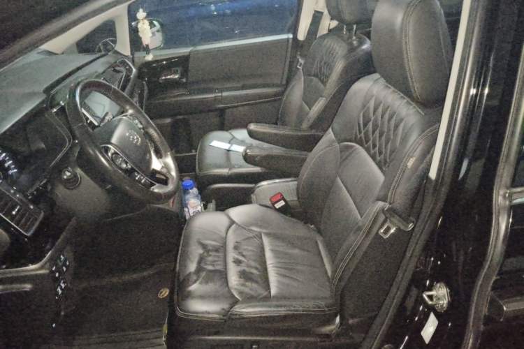 Used Honda Elysion 2019 2.0L Hybrid Luxury Edition Left Front Seat