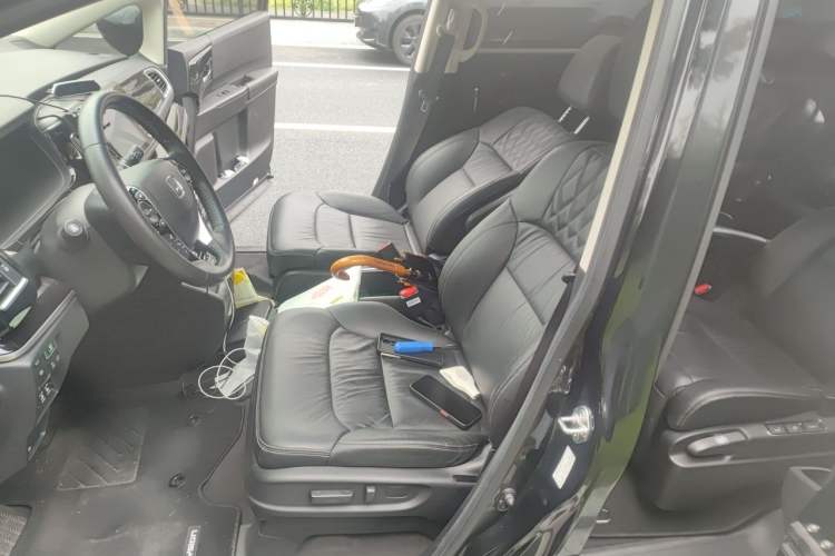 Used Honda Elysion 2019 2.0L Hybrid Luxury Edition Left Front Seat