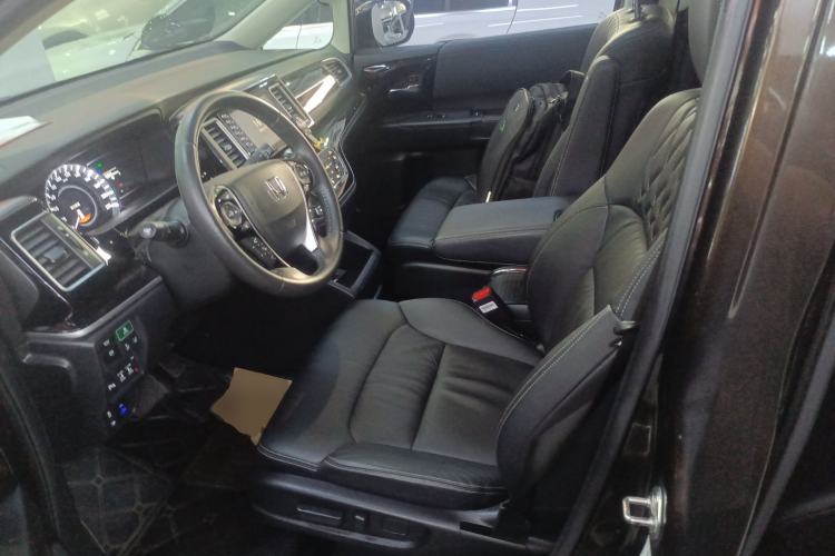 Used Honda Elysion 2019 2.0L Hybrid Supreme Edition Left Front Seat