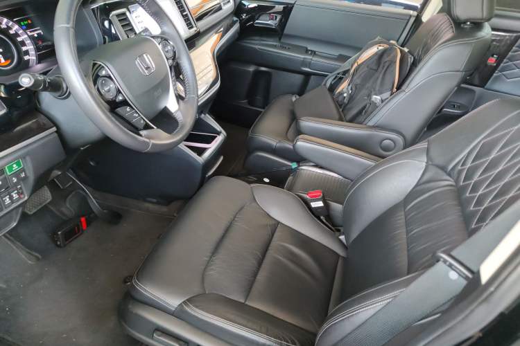 Used Honda Elysion 2019 2.0L Hybrid Luxury Edition Left Front Seat