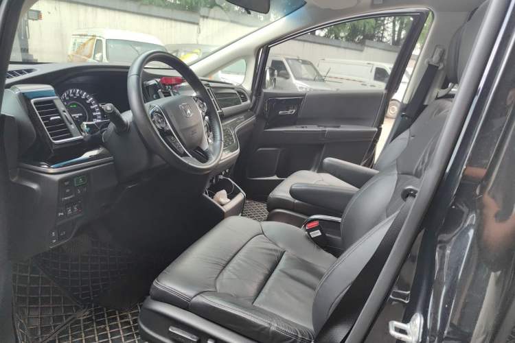 Used Honda Elysion 2019 2.0L Hybrid Luxury Edition Left Front Seat
