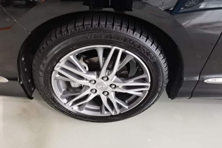 Used Honda Elysion 2019 2.0L Hybrid Luxury Edition Left Front Wheel Hub