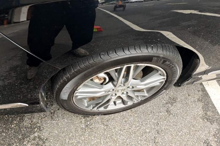 Used Honda Elysion 2019 2.0L Hybrid Supreme Edition Left Front Wheel Hub