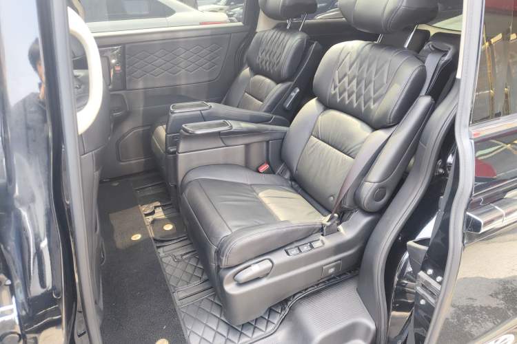 Used Honda Elysion 2019 2.0L Hybrid Luxury Edition Left Rear Seat