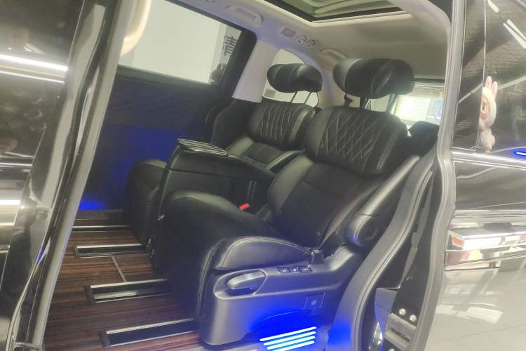 Used Honda Elysion 2019 2.0L Hybrid Comfort Edition Left Rear Seat