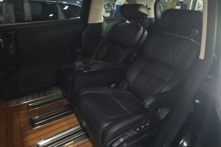 Used Honda Elysion 2019 2.0L Hybrid Luxury Edition Left Rear Seat