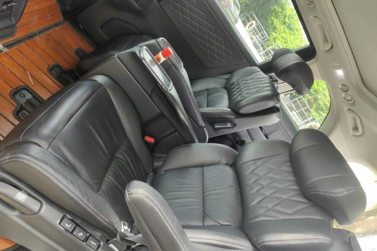 Used Honda Elysion 2019 2.0L Hybrid Luxury Edition Left Rear Seat